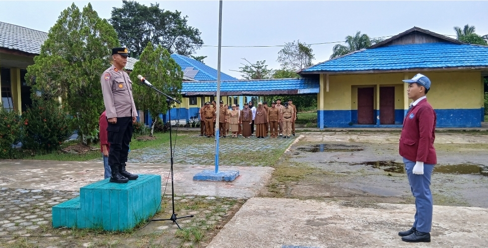 Upacara Bendera Senin